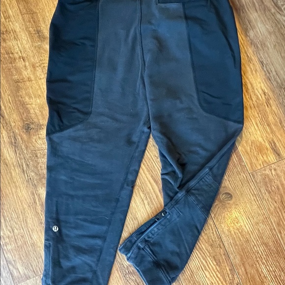 Lululemon cropped joggers - Picture 5 of 7